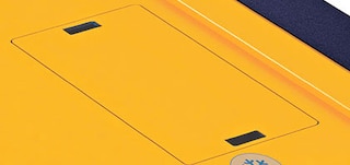 Le haut de la navette dispose d'un compartiment contenant la batterie Le haut de la navette dispose d'un compartiment contenant la batterie
