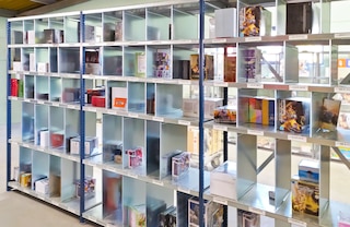 Le rayonnage pour picking M3 est idéal pour les entrepôts e-commerce Le rayonnage pour picking M3 est idéal pour les entrepôts e-commerce