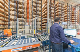 Le fonctionnement des transtockeurs tridirectionnels repose sur deux logiciels : WCS et WMS
