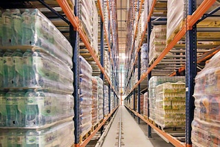 La mise en place de transstockeurs permet d’augmenter la capacité de stockage La mise en place de transstockeurs permet d’augmenter la capacité de stockage