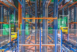 Les transtockeurs sont adaptés aux entrepôts frigorifiques