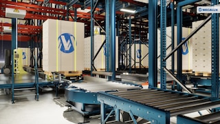 Circulation des navettes 4-Way à travers le bloc de rayonnages